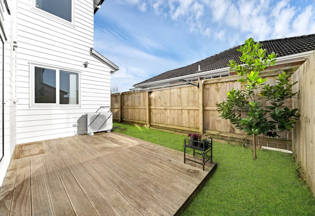 195m2 5 Beds (2 ensuites) 3.5 baths duplex home, Internal-access tandem garage with room for 2 vehicles, 46B Elliot Street, Howick, Auckland