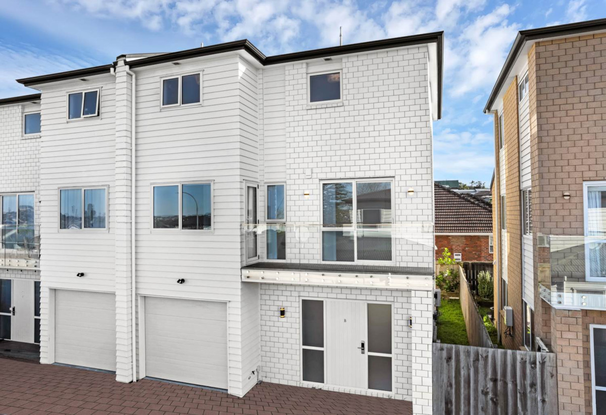 195m2 5 Beds (2 ensuites) 3.5 baths duplex home, Internal-access tandem garage with room for 2 vehicles, 46B Elliot Street, Howick, Auckland