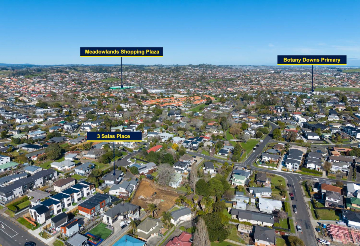639m2 section, 5 beds 3 baths house, Downstairs offers incredible flexibility with a separate entrance to a self-contained area comprising a bedroom, bathroom, rumpus room, and additional storage room. 3 Salas Place, Howick, Auckland