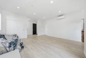 Macleans College zone, Standalone 4 beds 2.5 baths home with garage, 8A Britannia Place, Half Moon Bay, Auckland