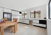 Macleans College zone, Standalone 4 beds 2.5 baths home with garage, 8A Britannia Place, Half Moon Bay, Auckland
