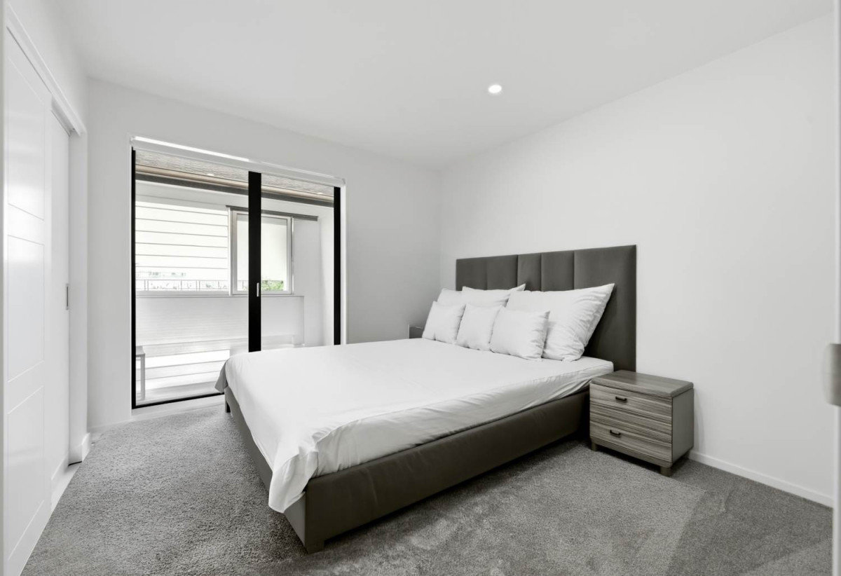 Macleans College zone, Standalone 4 beds 2.5 baths home with garage, 8A Britannia Place, Half Moon Bay, Auckland