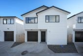 Macleans College zone, Standalone 4 beds 2.5 baths home with garage, 8A Britannia Place, Half Moon Bay, Auckland