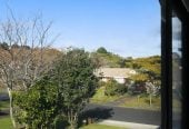 Macleans College zone, Standalone 4 beds 2.5 baths home with garage, 8A Britannia Place, Half Moon Bay, Auckland
