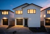 Macleans College zone, Standalone 4 beds 2.5 baths home with garage, 8A Britannia Place, Half Moon Bay, Auckland