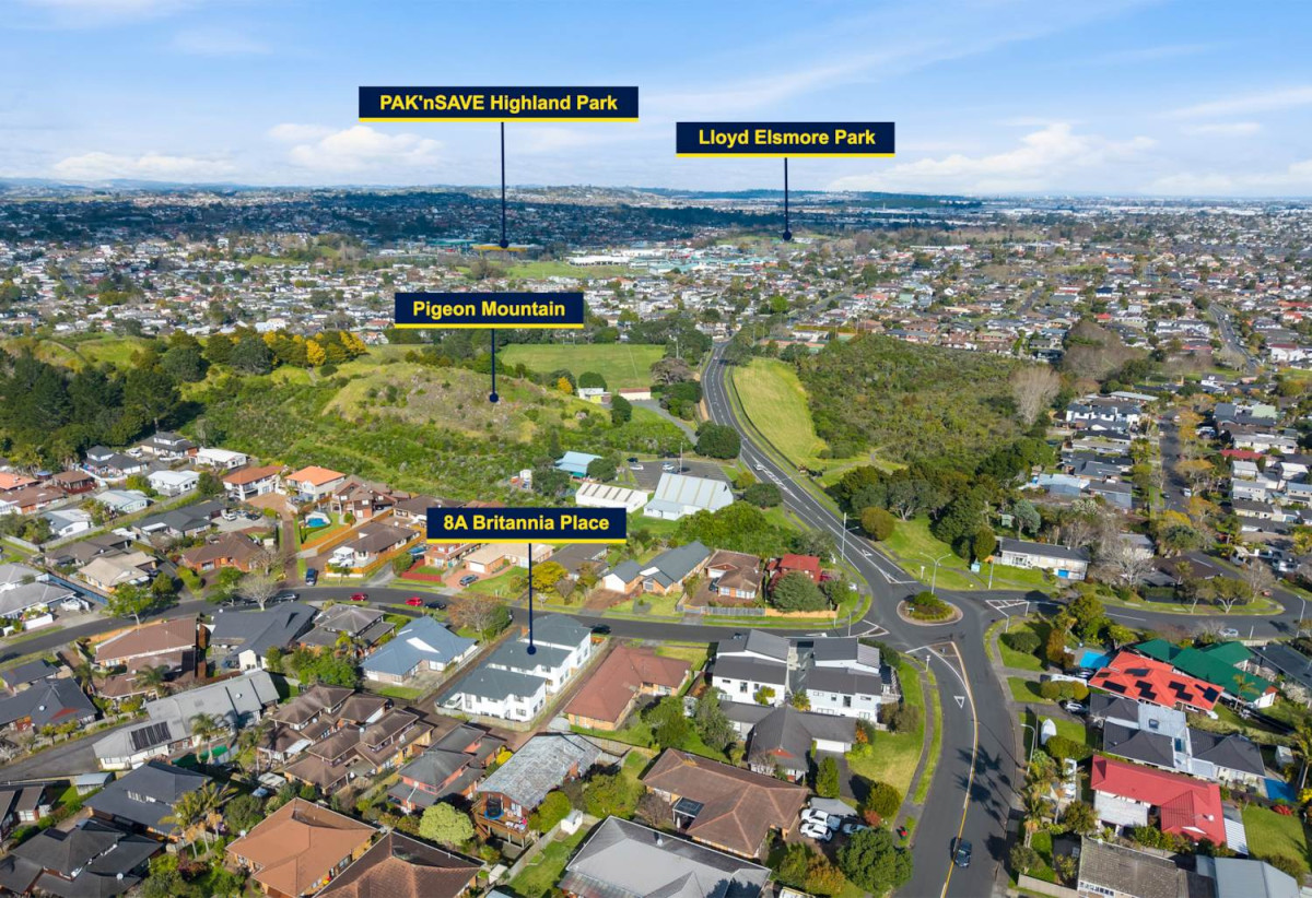Macleans College zone, Standalone 4 beds 2.5 baths home with garage, 8A Britannia Place, Half Moon Bay, Auckland