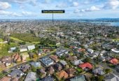 Macleans College zone, Standalone 4 beds 2.5 baths home with garage, 8A Britannia Place, Half Moon Bay, Auckland