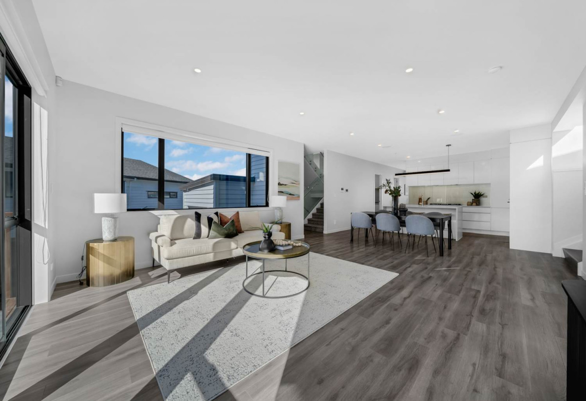 Builder’s Own Home, 503m2 section, 2 kitchens, 6 beds 4.5 baths house with double garage and 2 beds granny, 12 Golden Morning Drive, Albany, Auckland