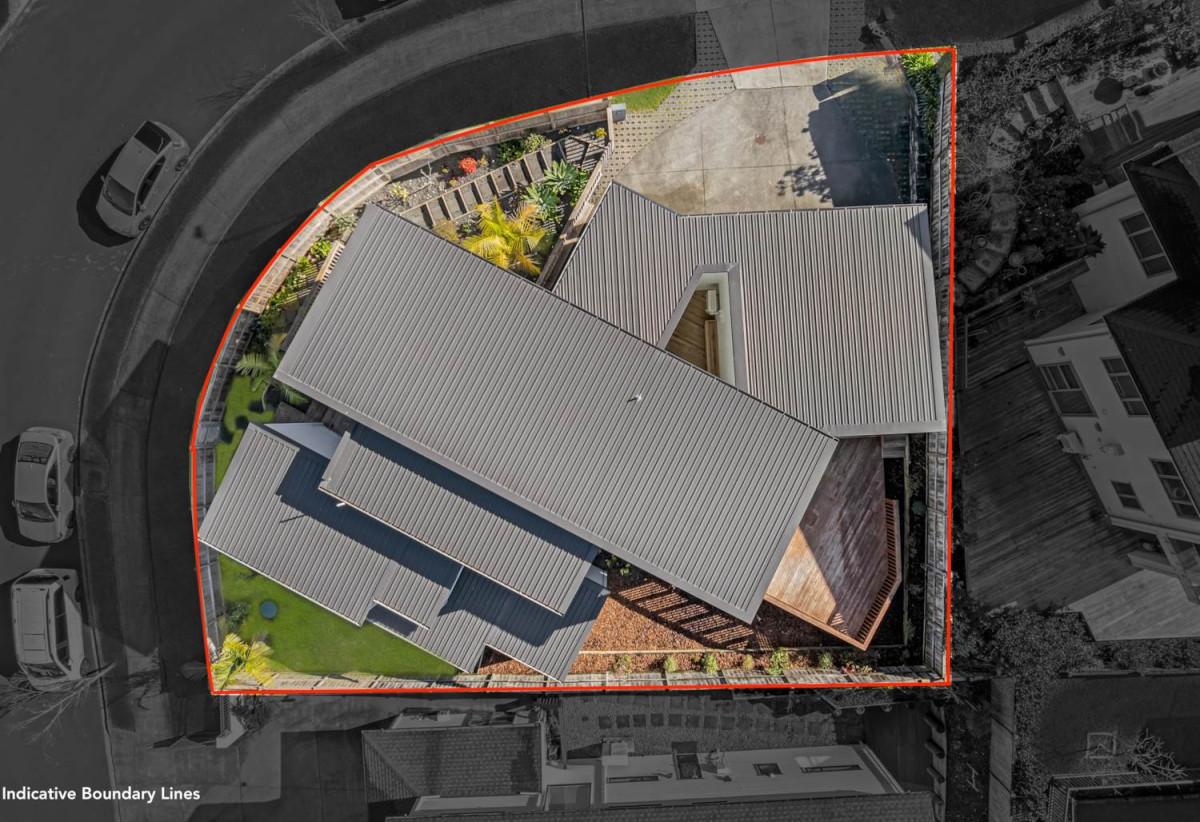 Builder’s Own Home, 503m2 section, 2 kitchens, 6 beds 4.5 baths house with double garage and 2 beds granny, 12 Golden Morning Drive, Albany, Auckland