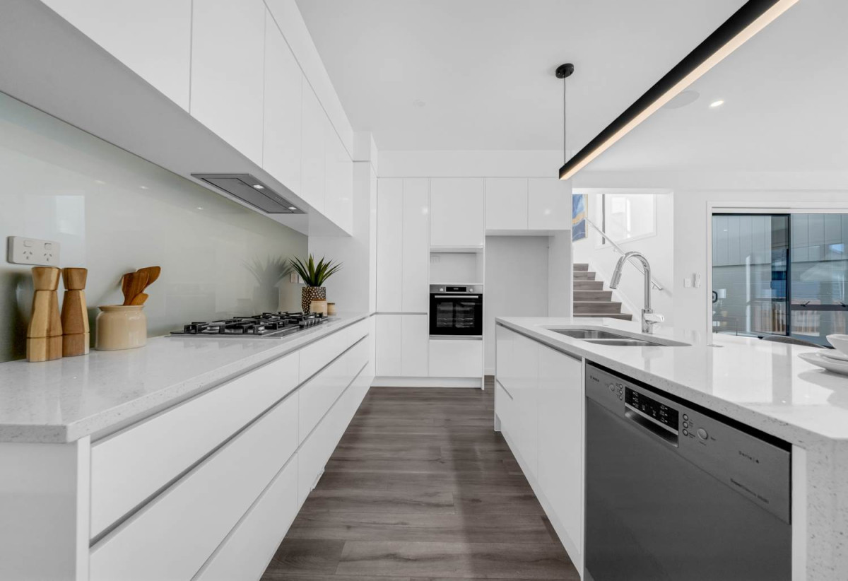 Builder’s Own Home, 503m2 section, 2 kitchens, 6 beds 4.5 baths house with double garage and 2 beds granny, 12 Golden Morning Drive, Albany, Auckland