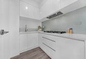 Builder’s Own Home, 503m2 section, 2 kitchens, 6 beds 4.5 baths house with double garage and 2 beds granny, 12 Golden Morning Drive, Albany, Auckland