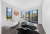 Builder’s Own Home, 503m2 section, 2 kitchens, 6 beds 4.5 baths house with double garage and 2 beds granny, 12 Golden Morning Drive, Albany, Auckland
