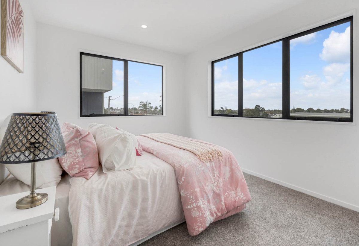 Brandnew freehold 3 beds 2.5 baths home with garage, move-in ready, 2/24 Great South Road, Manurewa, Auckland