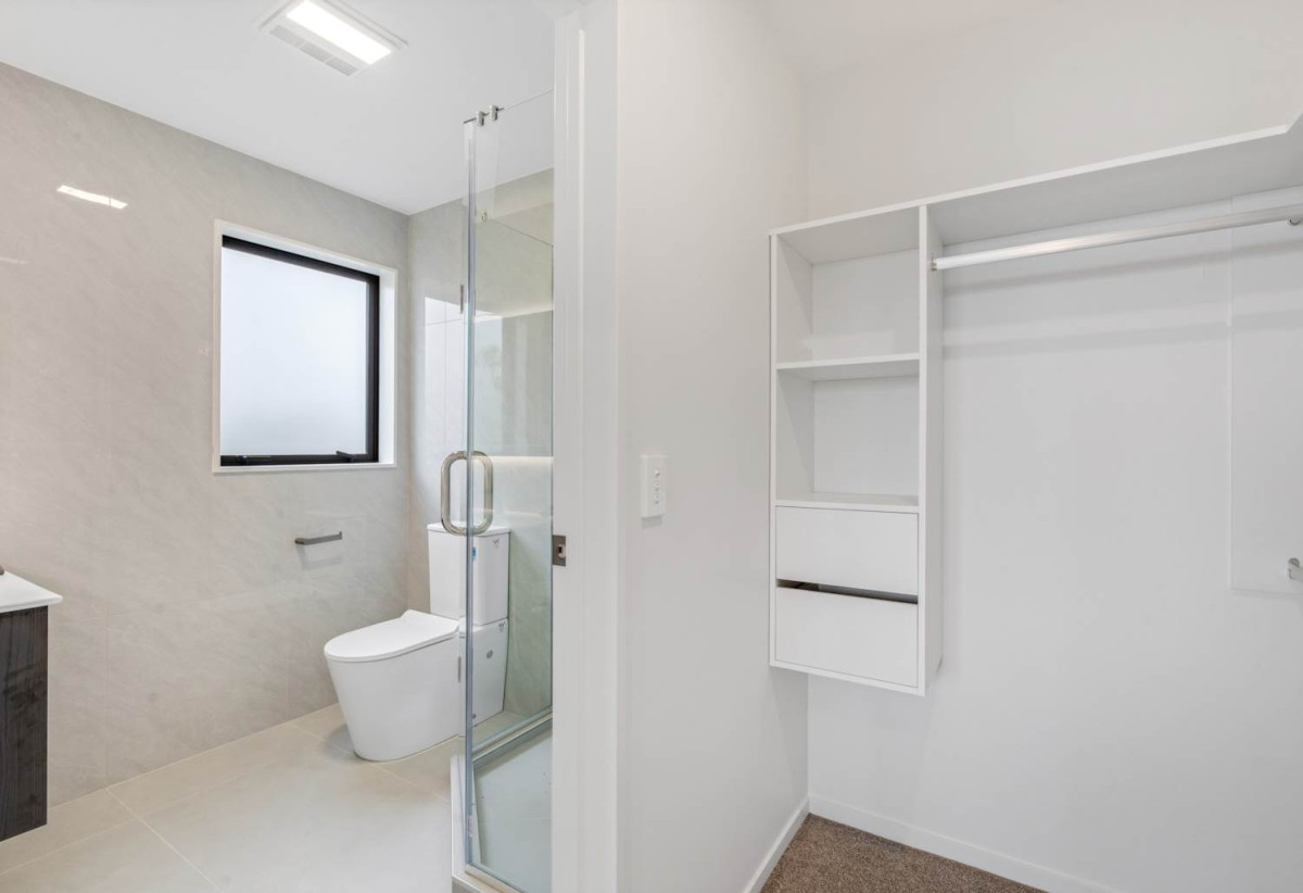Brandnew freehold 3 beds 2.5 baths home with garage, move-in ready, 2/24 Great South Road, Manurewa, Auckland