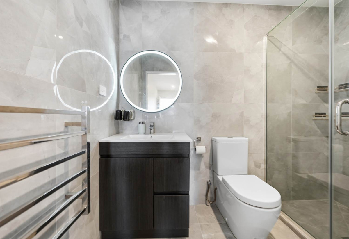 Standalone 4 beds 3 baths house with garage, 86 Joseph Street, Flat Bush, Auckland