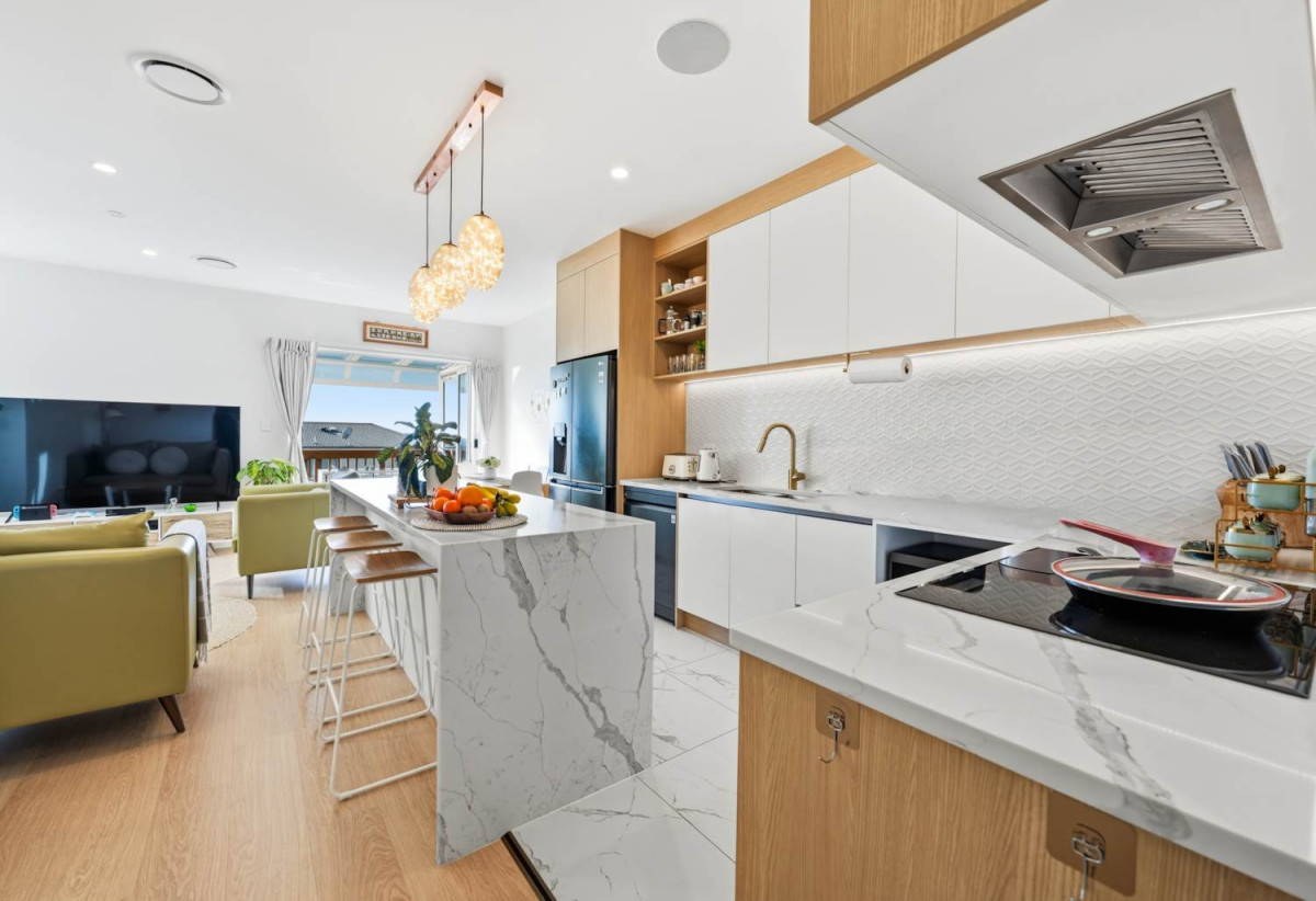 Standalone 4 beds 3 baths house with garage, 86 Joseph Street, Flat Bush, Auckland