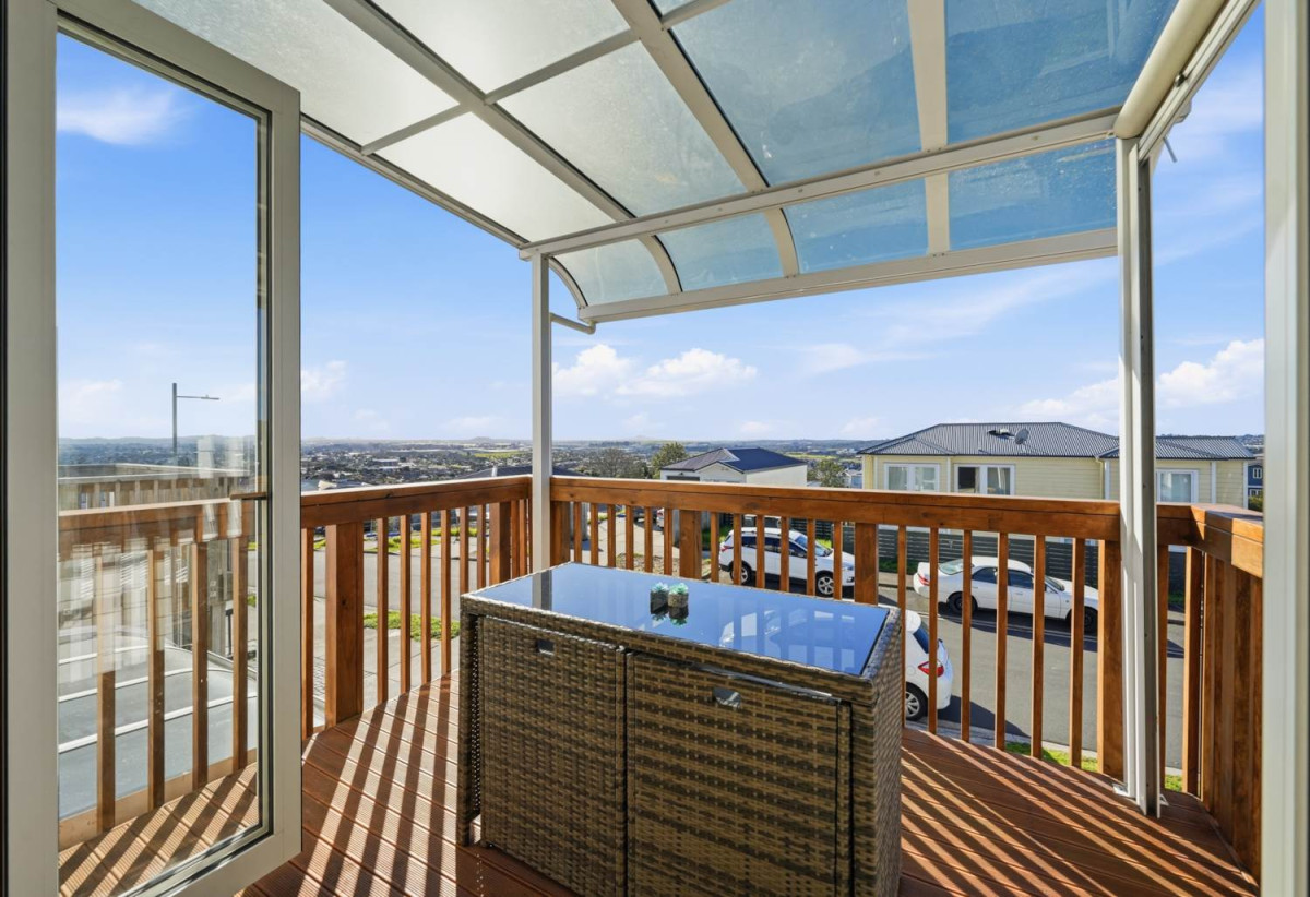 Standalone 4 beds 3 baths house with garage, 86 Joseph Street, Flat Bush, Auckland