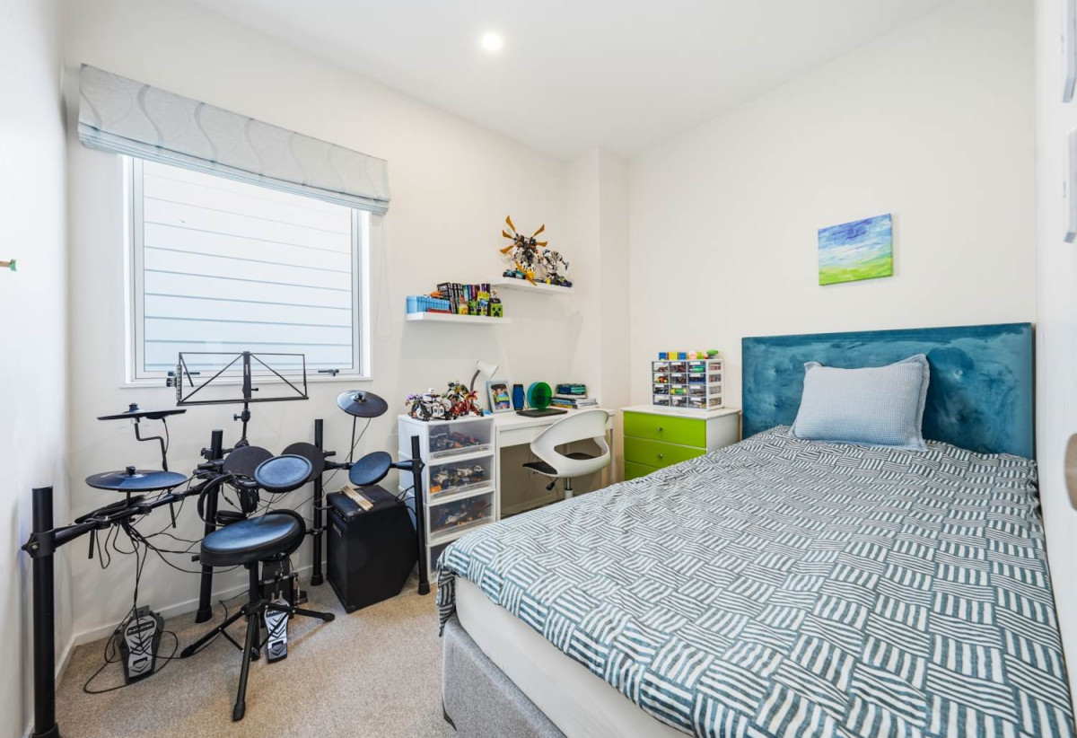 Standalone 4 beds 3 baths house with garage, 86 Joseph Street, Flat Bush, Auckland