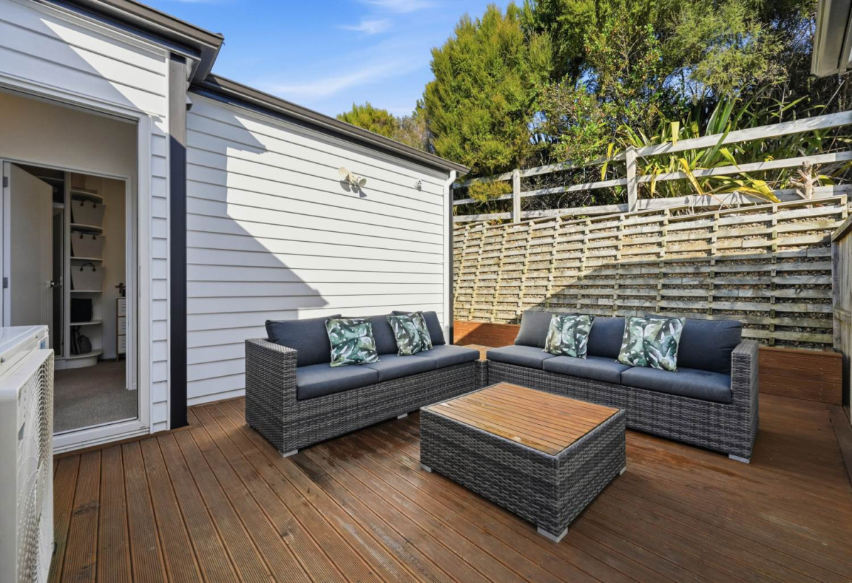 Standalone 4 beds 3 baths house with garage, 86 Joseph Street, Flat Bush, Auckland