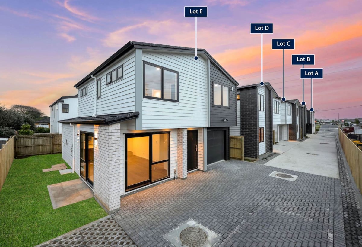 Vendor Says Sell, Brandnew standalone 4 beds 3.5 baths home with garage, Lot 5/30 Airfield Road, Takanini, Auckland
