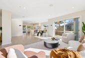Must sell, Macleans College zone, Standalone 6 beds (2 ensuites) 4.5 baths house with double garage, 329A Bucklands Beach Road, Bucklands Beach, Auckland