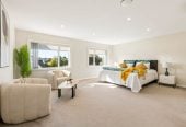 Must sell, Macleans College zone, Standalone 6 beds (2 ensuites) 4.5 baths house with double garage, 329A Bucklands Beach Road, Bucklands Beach, Auckland