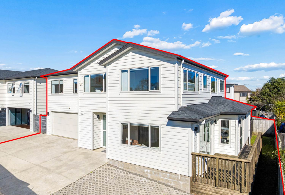 Must sell, Macleans College zone, Standalone 6 beds (2 ensuites) 4.5 baths house with double garage, 329A Bucklands Beach Road, Bucklands Beach, Auckland