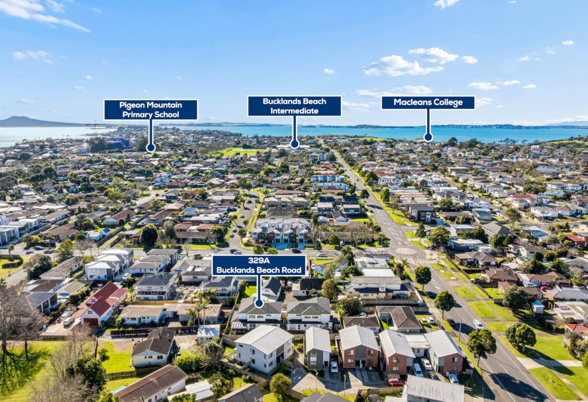 Must sell, Macleans College zone, Standalone 6 beds (2 ensuites) 4.5 baths house with double garage, 329A Bucklands Beach Road, Bucklands Beach, Auckland