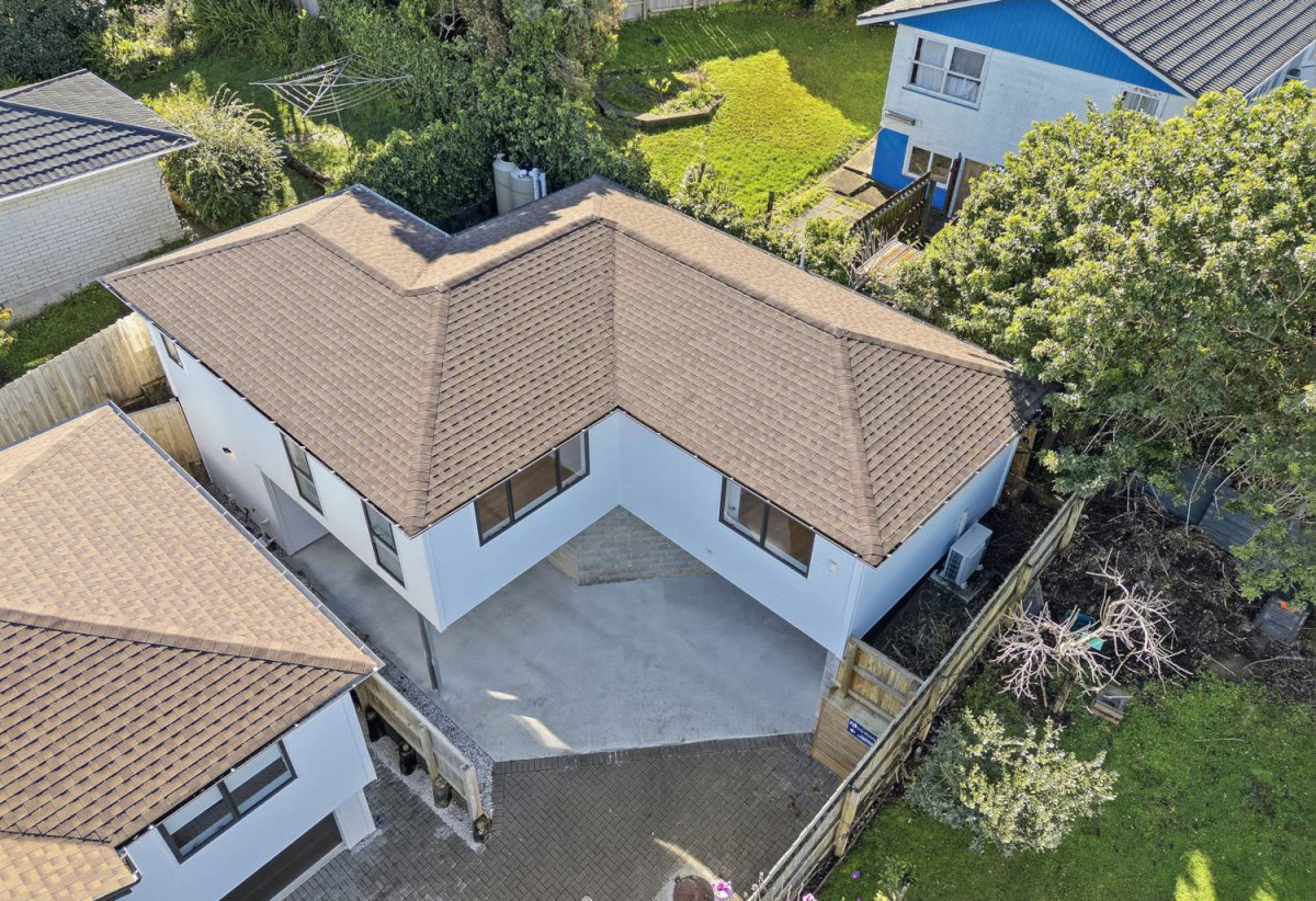 Double Westlake school zone, 3 beds 1 bath home with 2 car parks, 29B Salamanca Road, Sunnynook, Auckland