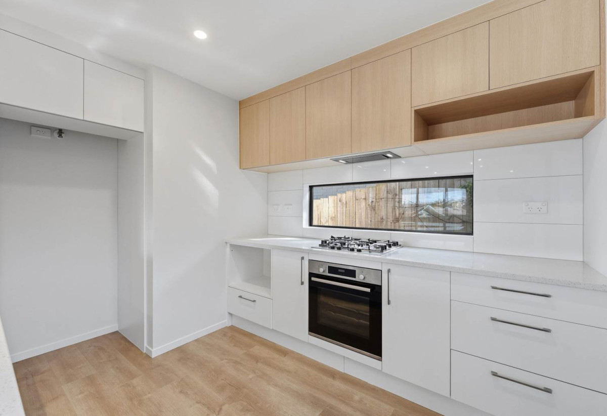 Double Westlake school zone, 3 beds 1 bath home with 2 car parks, 29B Salamanca Road, Sunnynook, Auckland
