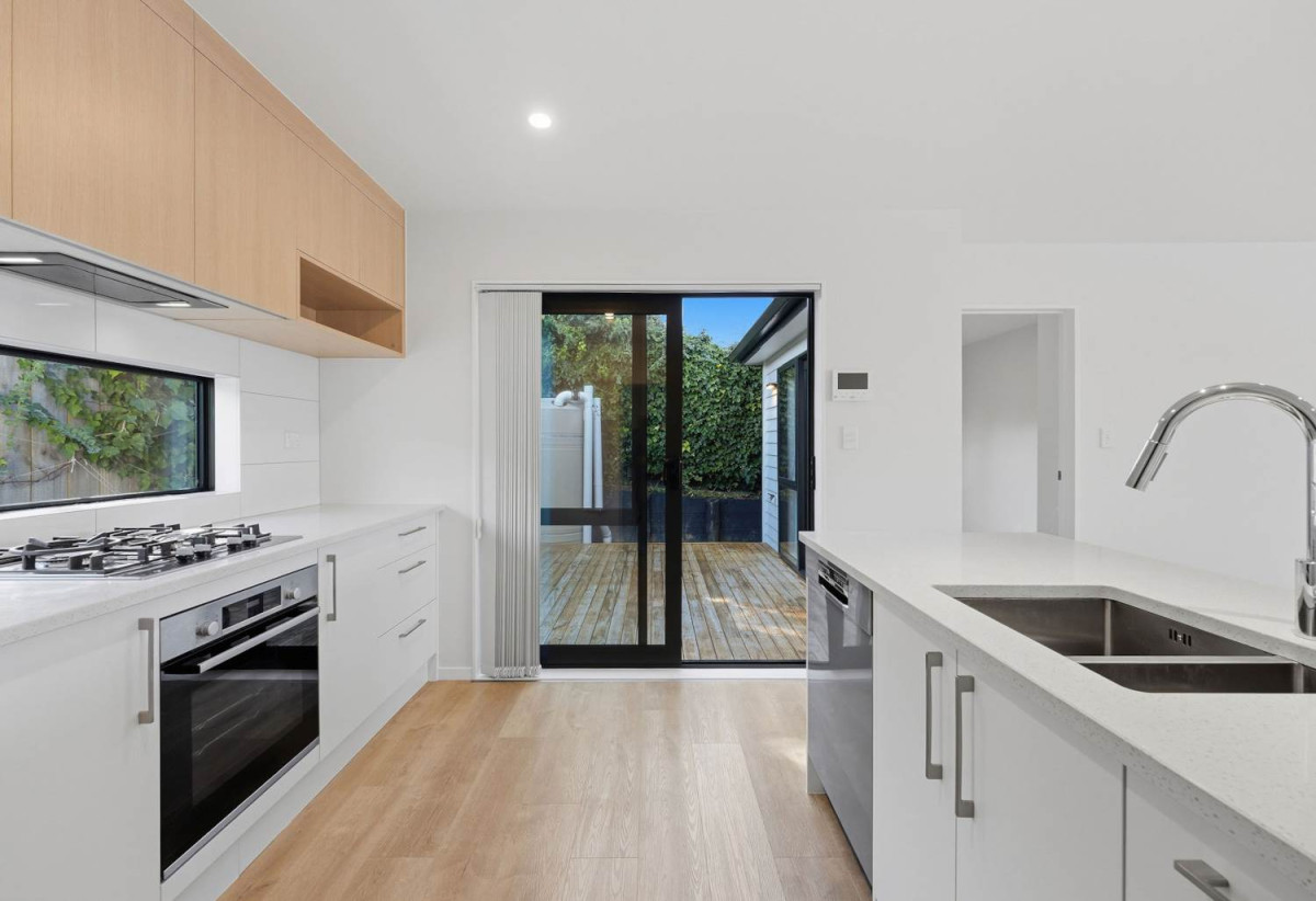 Double Westlake school zone, 3 beds 1 bath home with 2 car parks, 29B Salamanca Road, Sunnynook, Auckland
