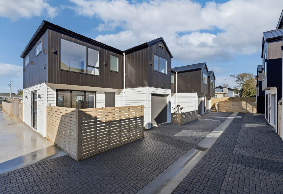 11 brand-new homes available, Brandnew standalone 4 beds 2.5 baths home with garage, 0.6 km to Manurewa Intermediate, Lot 9 /119 & 121 Weymouth Road, Manurewa, Auckland