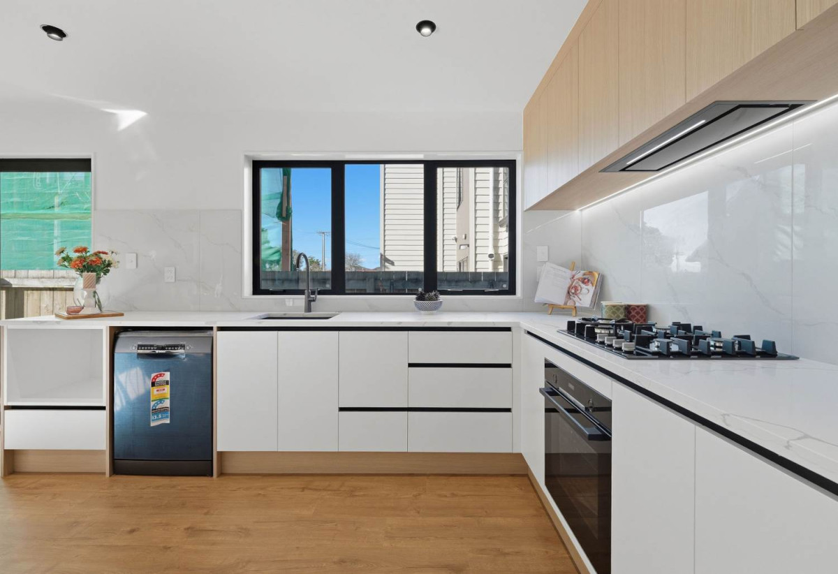 11 brand-new homes available, Brandnew standalone 4 beds 2.5 baths home with garage, 0.6 km to Manurewa Intermediate, Lot 9 /119 & 121 Weymouth Road, Manurewa, Auckland