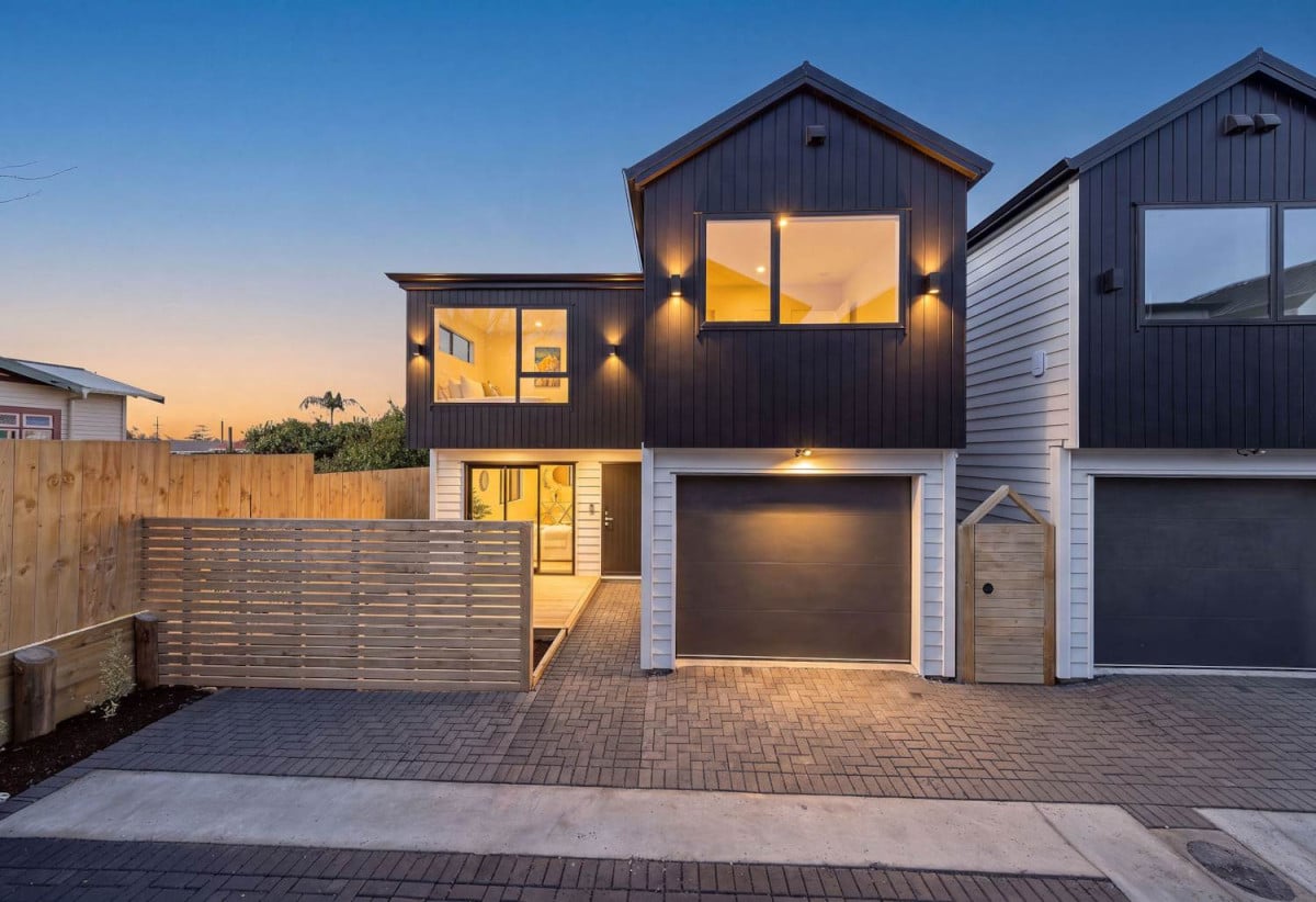 11 brand-new homes available, Brandnew standalone 4 beds 2.5 baths home with garage, 0.6 km to Manurewa Intermediate, Lot 9 /119 & 121 Weymouth Road, Manurewa, Auckland