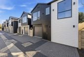 11 brand-new homes available, Brandnew standalone 4 beds 2.5 baths home with garage, 0.6 km to Manurewa Intermediate, Lot 9 /119 & 121 Weymouth Road, Manurewa, Auckland
