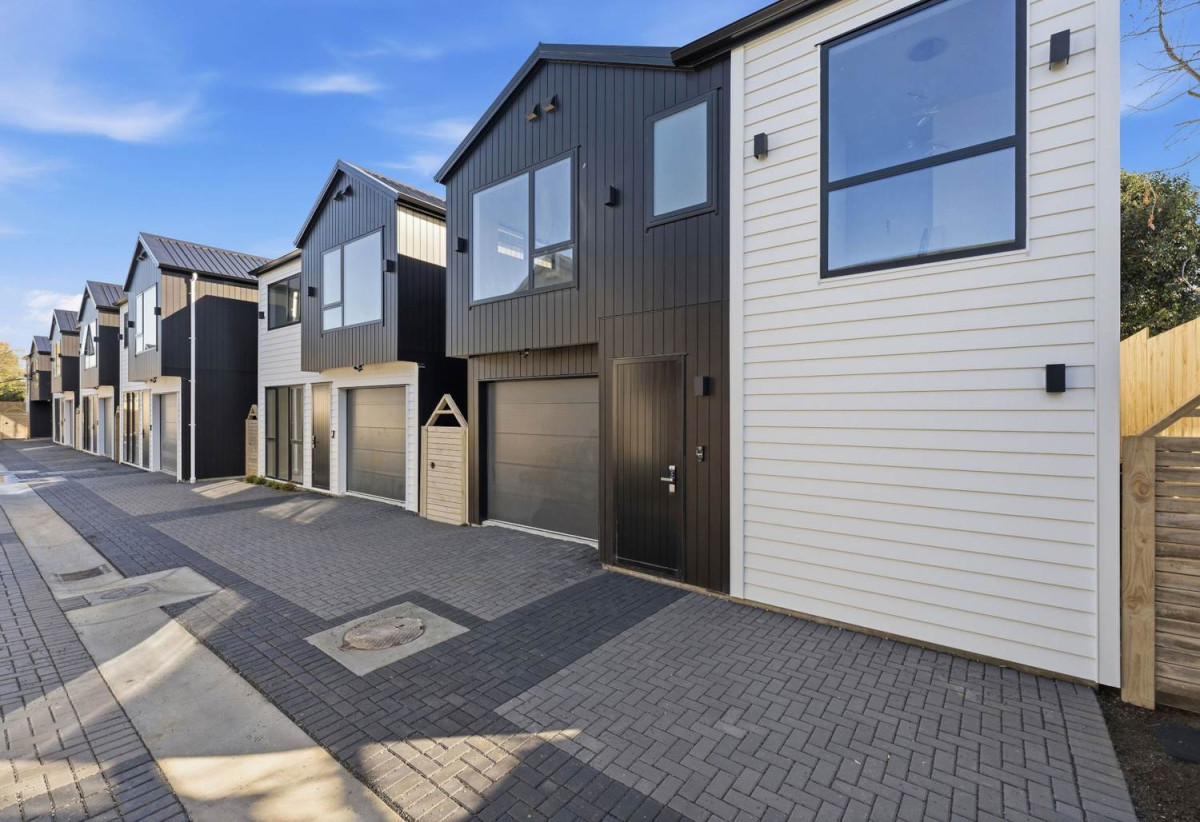 11 brand-new homes available, Brandnew standalone 4 beds 2.5 baths home with garage, 0.6 km to Manurewa Intermediate, Lot 9 /119 & 121 Weymouth Road, Manurewa, Auckland
