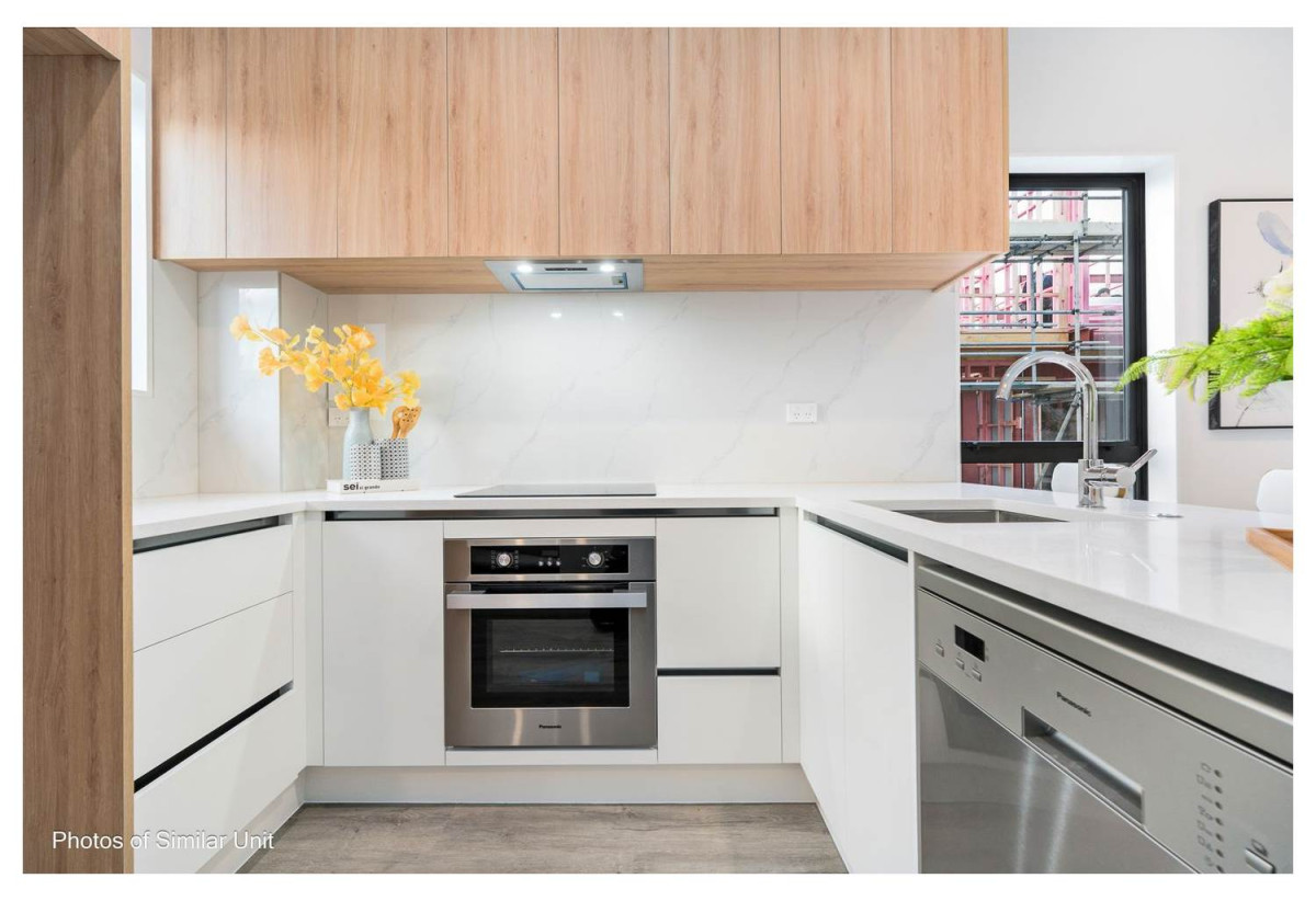 3 beds 1.5 bath home with car park, 16 Papatahi Lane, Flat Bush, Auckland