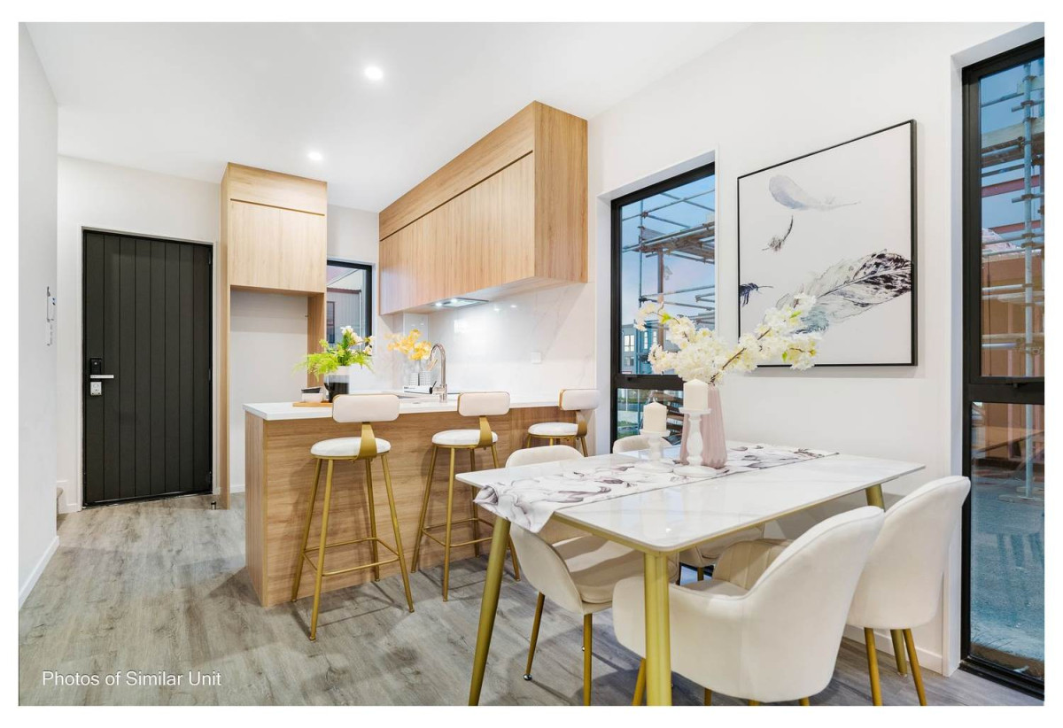3 beds 1.5 bath home with car park, 16 Papatahi Lane, Flat Bush, Auckland