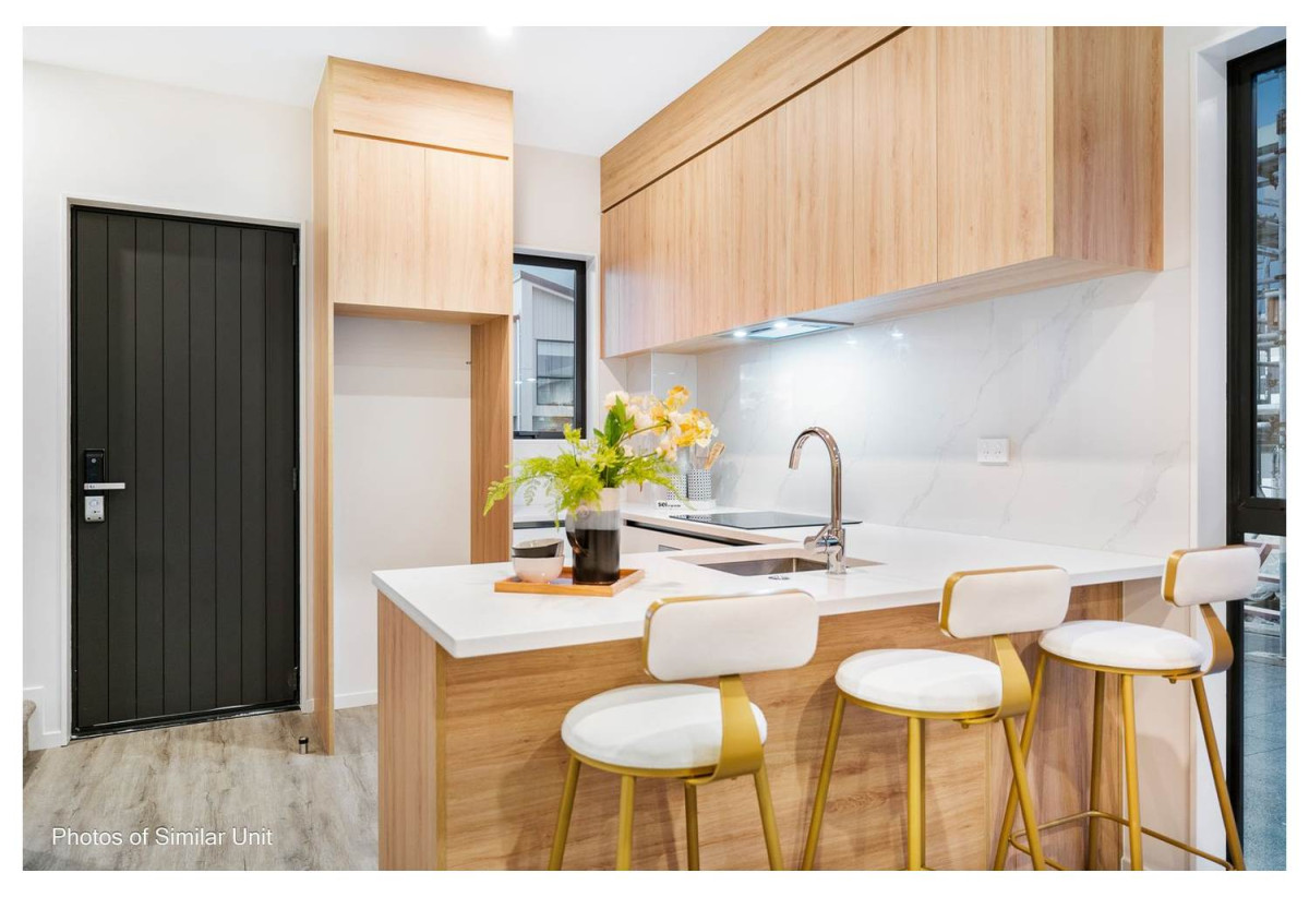3 beds 1.5 bath home with car park, 16 Papatahi Lane, Flat Bush, Auckland
