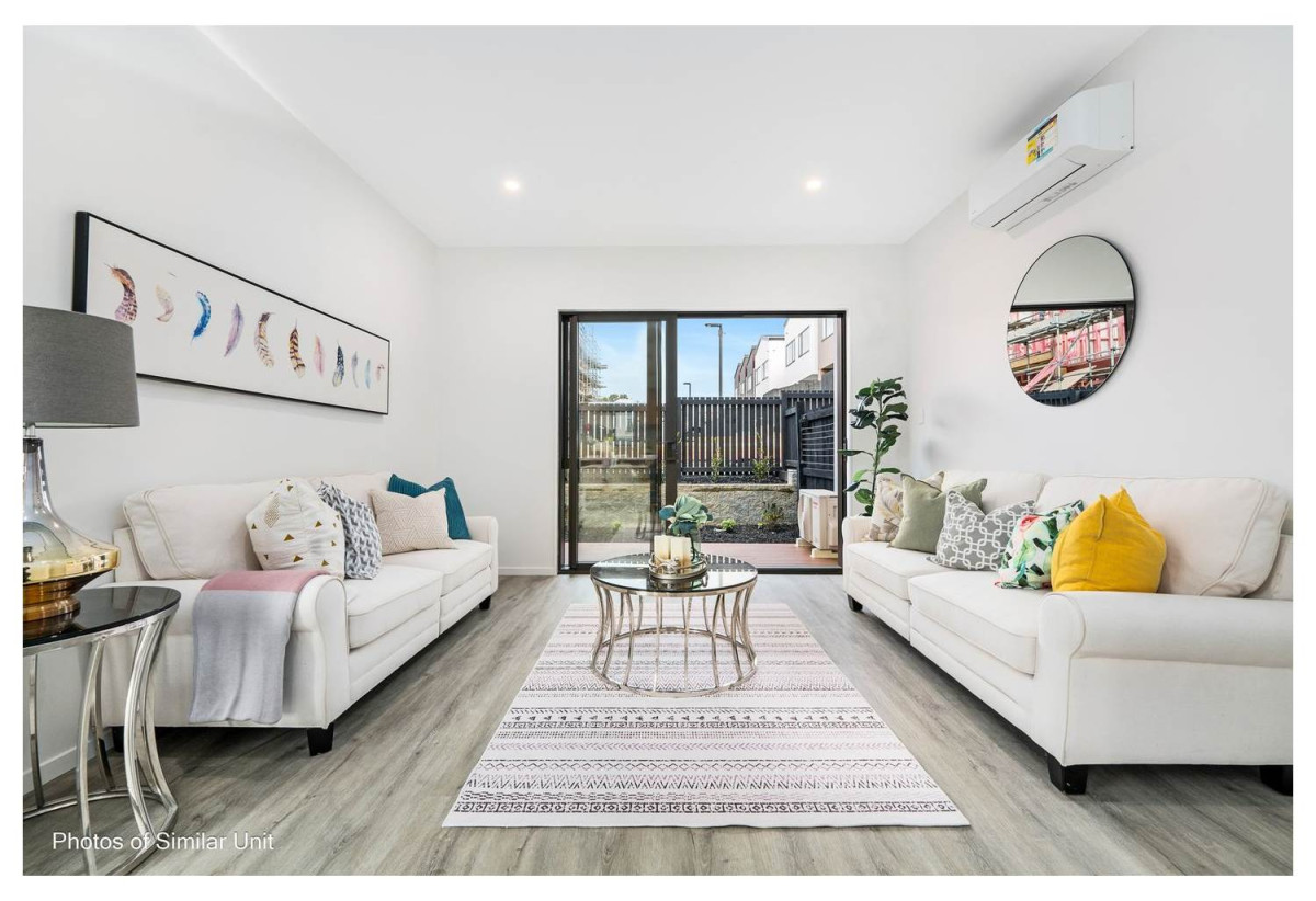3 beds 1.5 bath home with car park, 16 Papatahi Lane, Flat Bush, Auckland