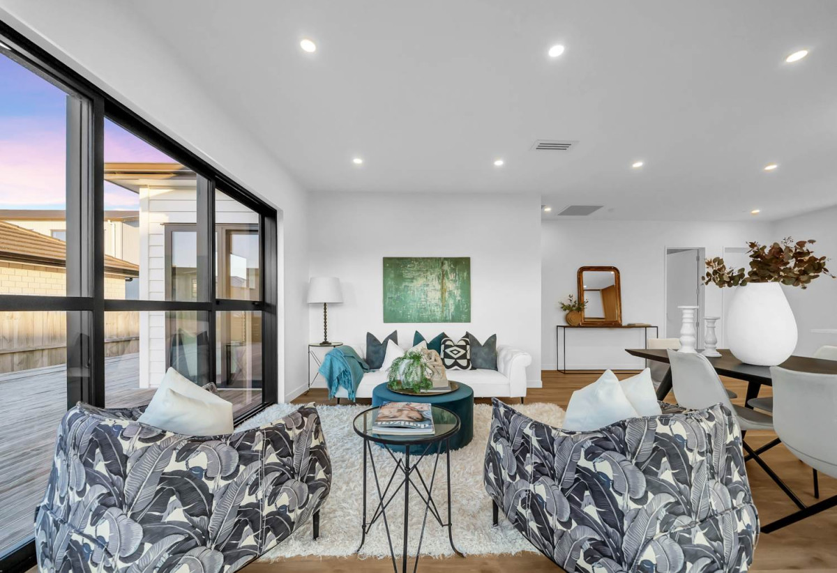 4 beds 3 baths house with double garage, 28 Korowhiti Road, Clarks Beach, Auckland