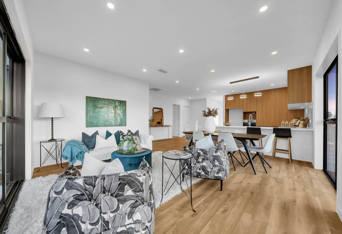 4 beds 3 baths house with double garage, 28 Korowhiti Road, Clarks Beach, Auckland
