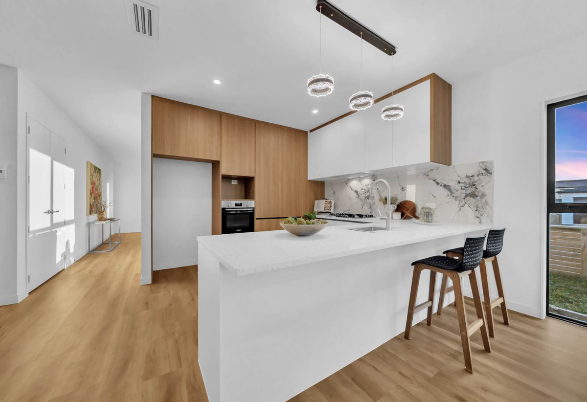 4 beds 3 baths house with double garage, 28 Korowhiti Road, Clarks Beach, Auckland