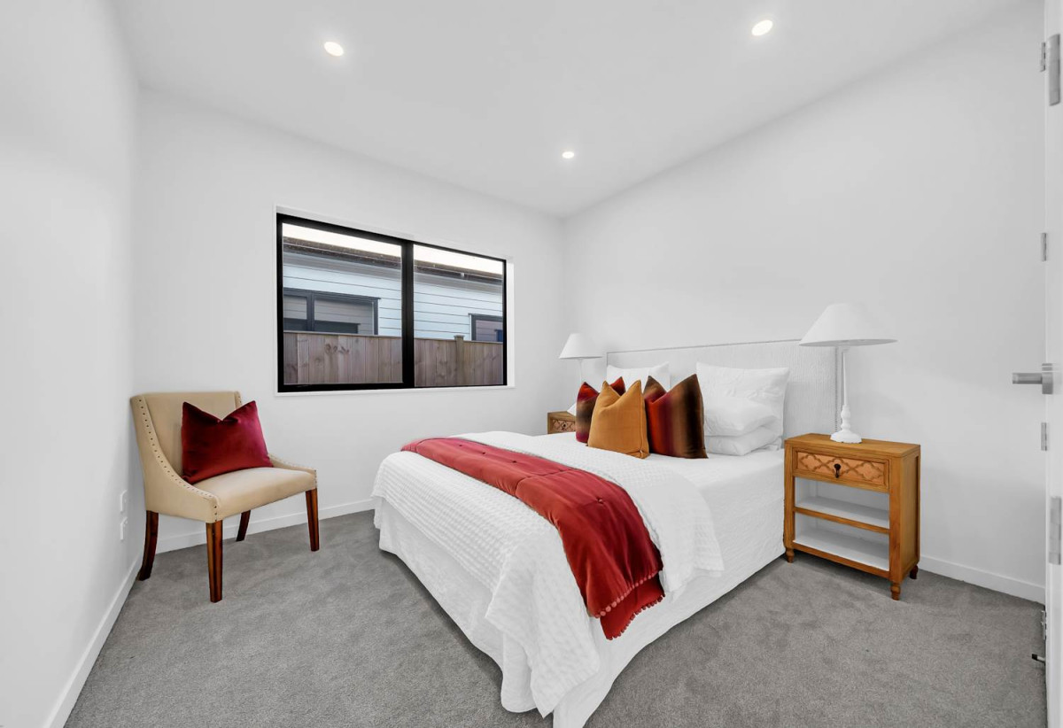 4 beds 3 baths house with double garage, 28 Korowhiti Road, Clarks Beach, Auckland