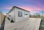 4 beds 3 baths house with double garage, 28 Korowhiti Road, Clarks Beach, Auckland