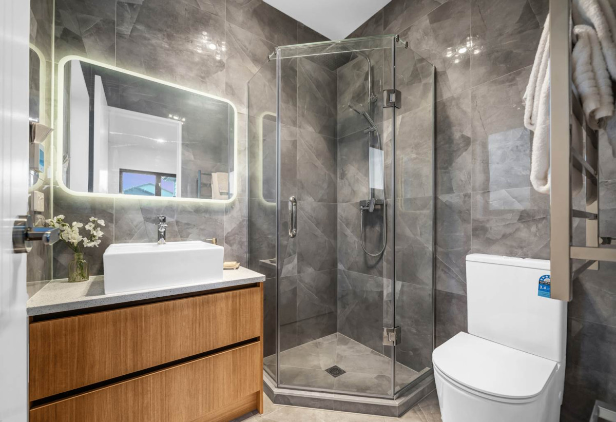4 beds 3 baths house with double garage, 28 Korowhiti Road, Clarks Beach, Auckland
