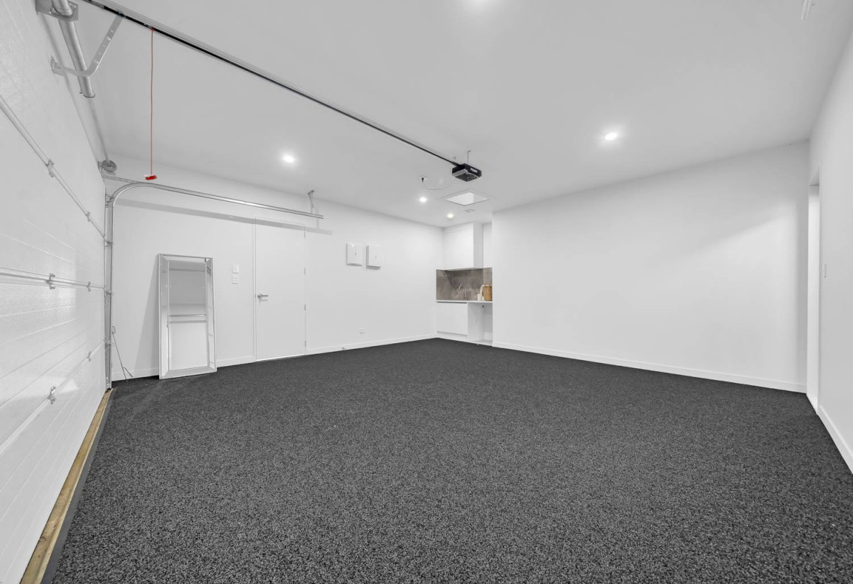 4 beds 3 baths house with double garage, 28 Korowhiti Road, Clarks Beach, Auckland