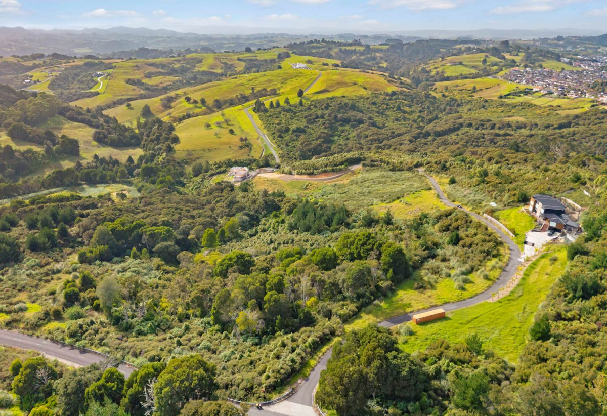 Botany Downs Secondary College zone, 17956m2 Lifestyle section, 2.1 km to Botany Downs Secondary College, 102 Griggs Road, East Tamaki, Auckland