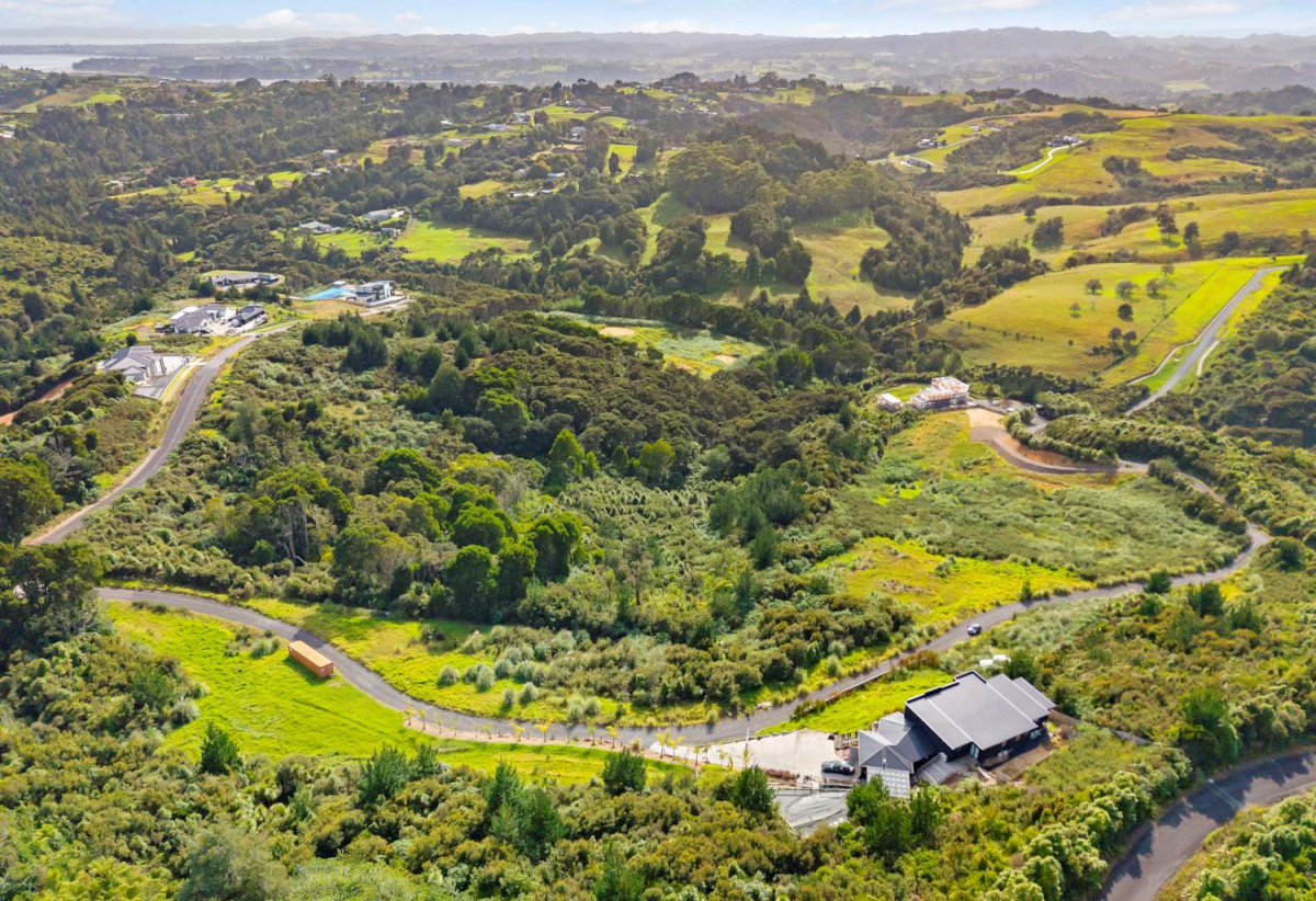 Botany Downs Secondary College zone, 17956m2 Lifestyle section, 2.1 km to Botany Downs Secondary College, 102 Griggs Road, East Tamaki, Auckland
