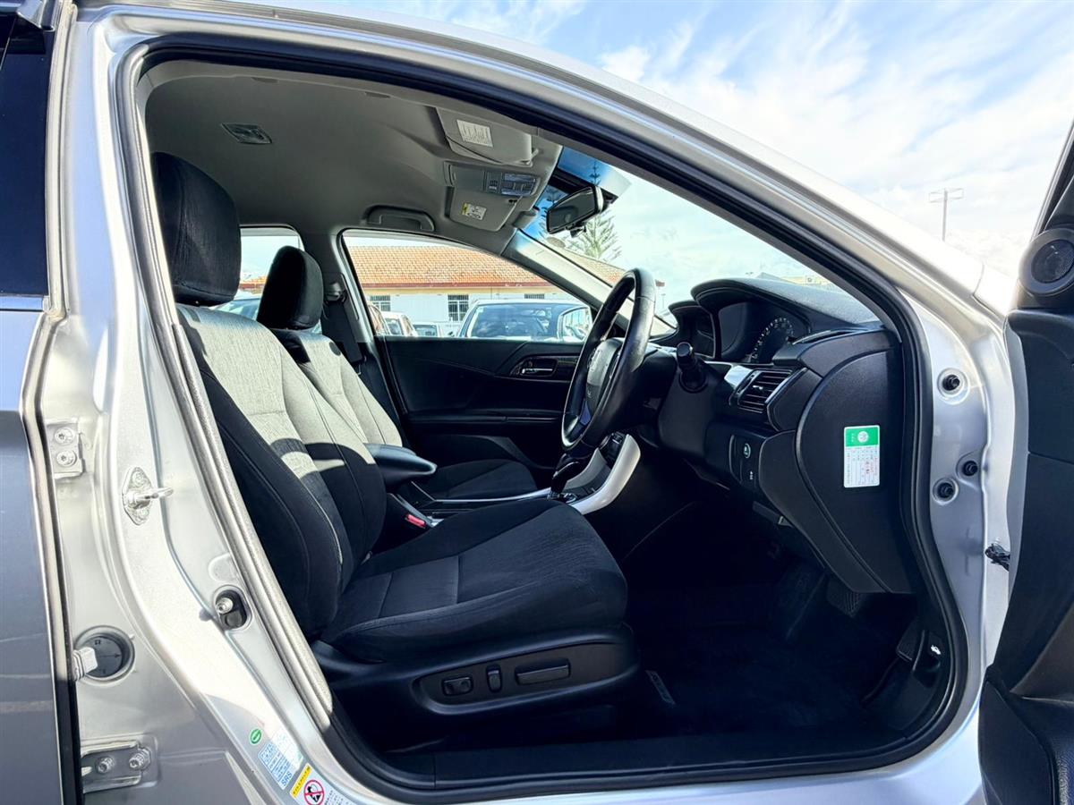 2014 Honda Accord HYBRID**Cruise Control**Factory Fitted Mags**Electric Seats** Sedan Automatic, Silver, 5 seats, Hybrid, 1,993 cc, 104,039 km